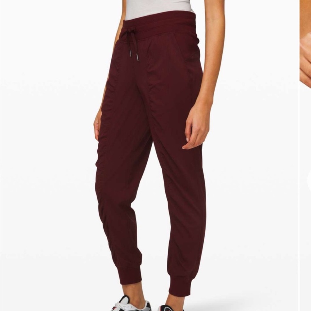 Lululemon Athletica Studio Dance Joggers Maroon Burgundy Women’s size 2